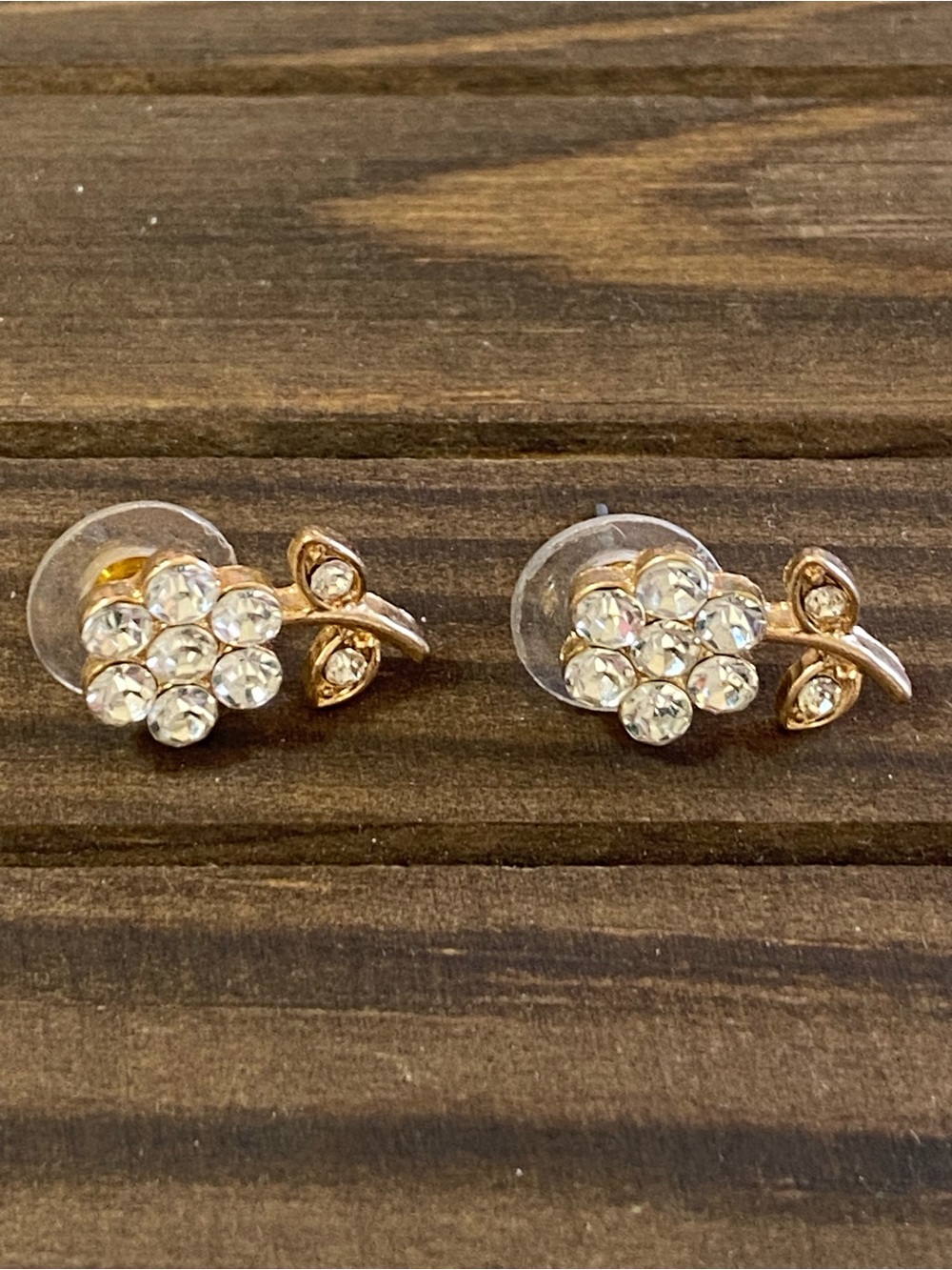Vintage Rhinestone Flower Stud Earrings Gold Tone Floral Sparkle w/Clear Stones
